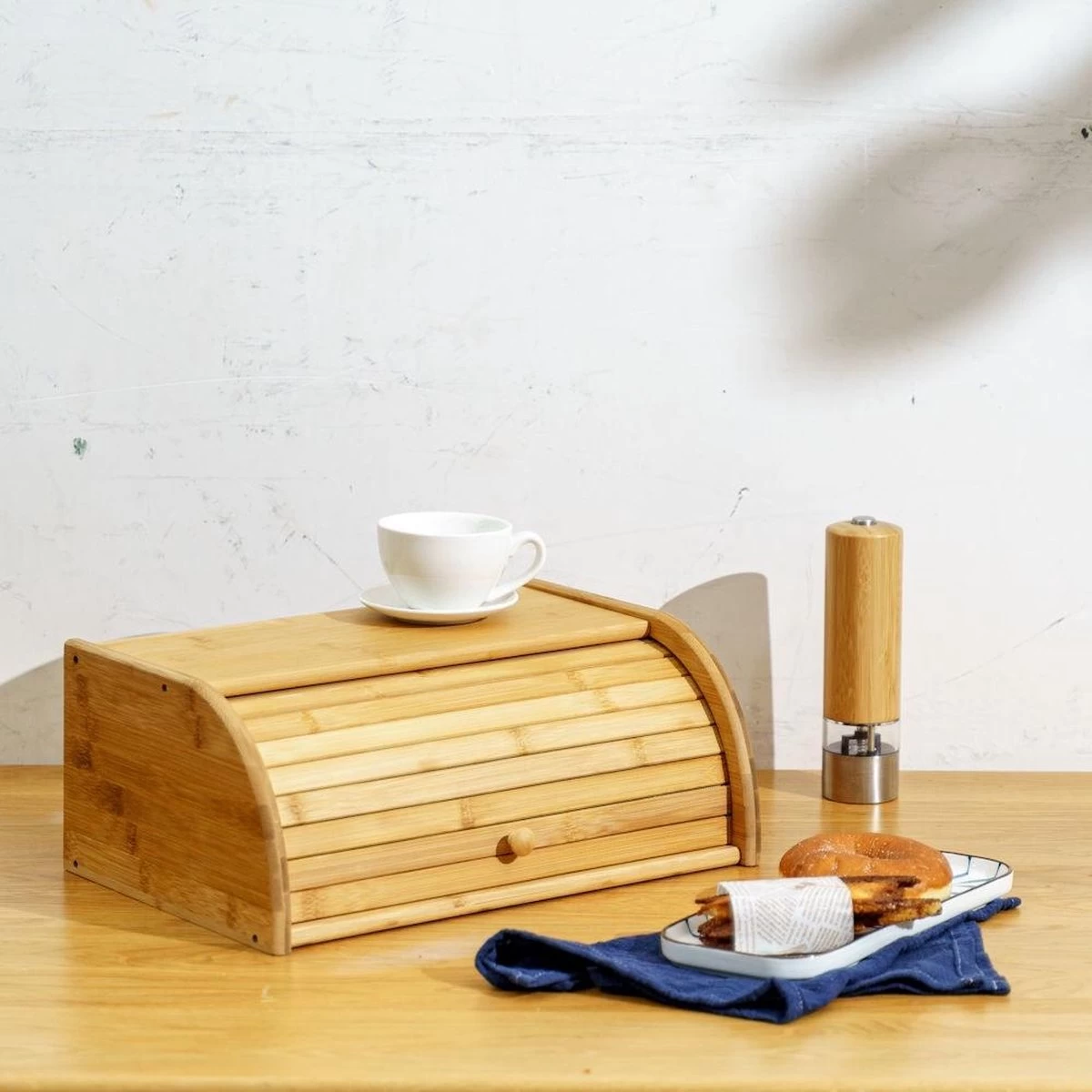 Merkloos Decopatent® Broodtrommel Met Rolluik - Bamboe Houten Brooddoos Met Schuifdeksel - Broodtrommel - Brood Bewaren En Vers Houden - Afbeelding 6