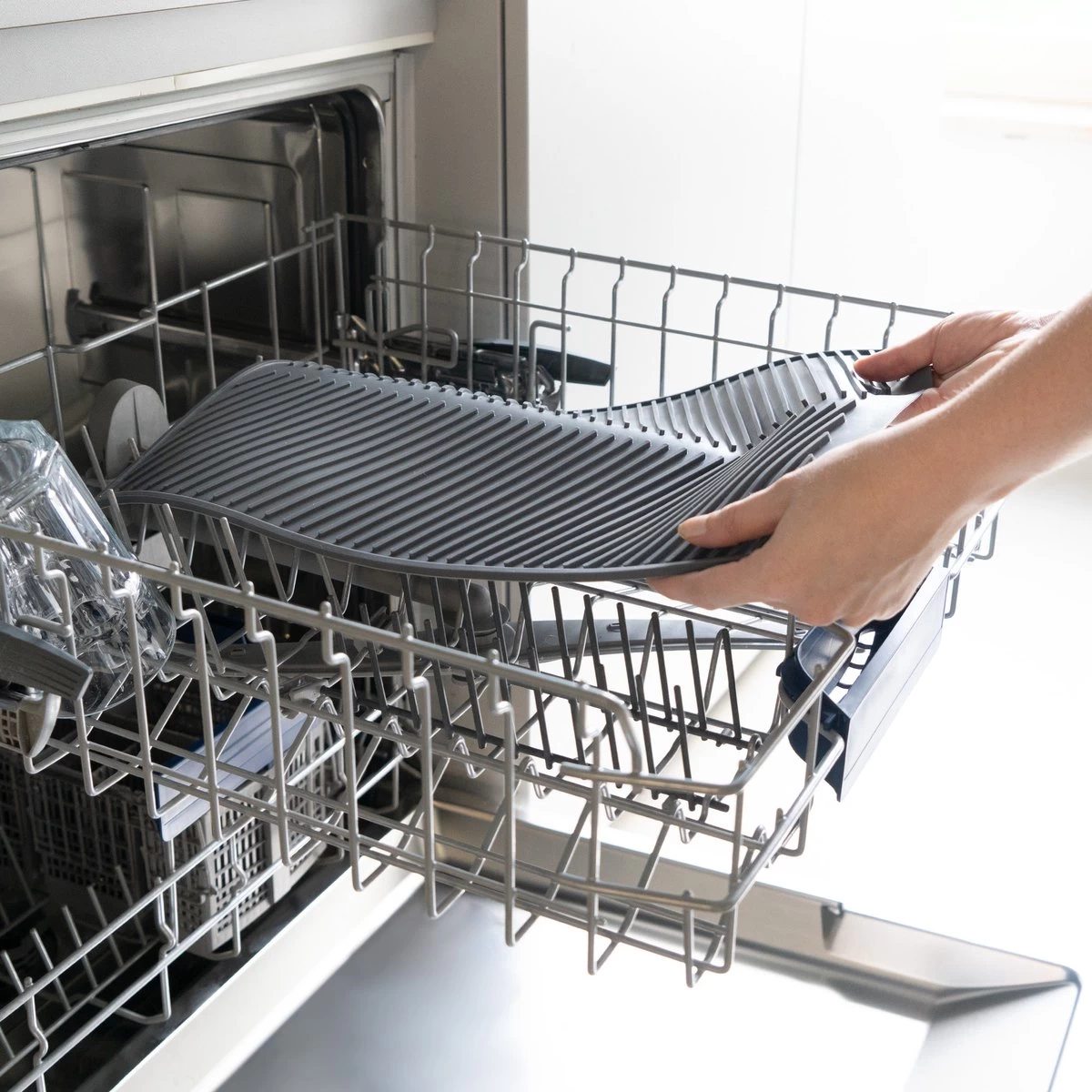 Navaris Siliconen Droogmat Met Afvoer - Aanrecht Droogmat Voor Afwas, Borden, Bestek, Glazen - Grijs - Afbeelding 6